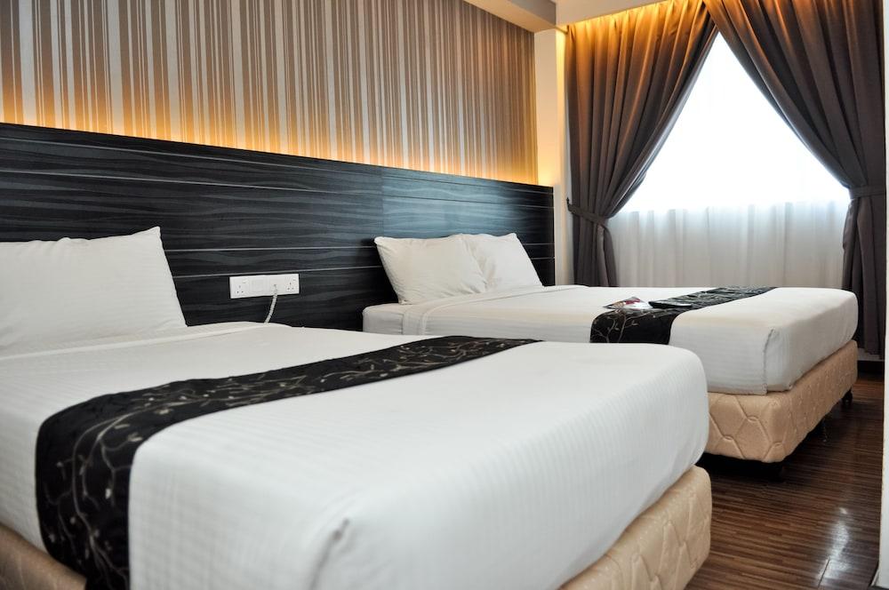 Signature Hotel Kuantan Exterior photo