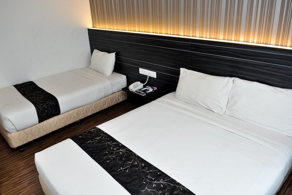 Signature Hotel Kuantan Exterior photo